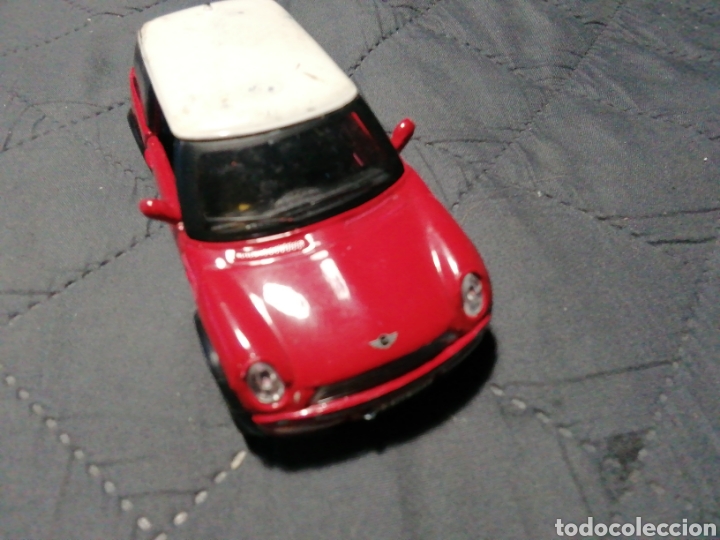 Coches a escala: MINI COOPER. MAISTO (A TRACCI&Oacute;N). ESCALA 1/36