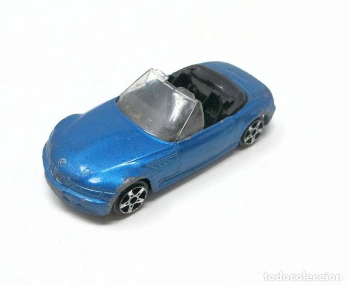Coches a escala: BMW Z3 de Maisto - Mide 7 Cm de largo.