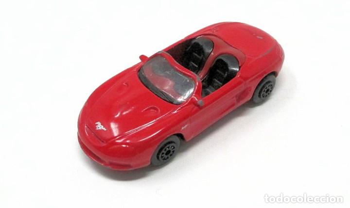 Coches a escala: Ford Mustang Mach III de Welly - Mide 7,5 cm de largo.