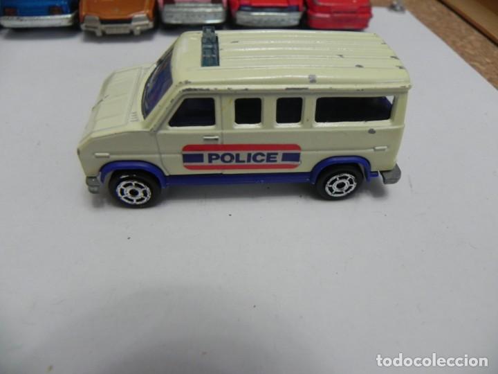 Coches a escala: FURGON POLICIA - 279/234 - ECH 1/65 - MAJORETTE
