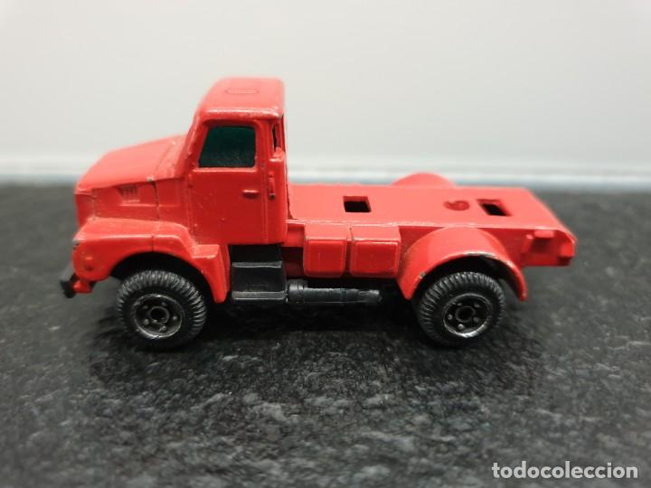 Coches a escala: Cami&oacute;n Volvo, de Guisval. Hecho en Espa&ntilde;a