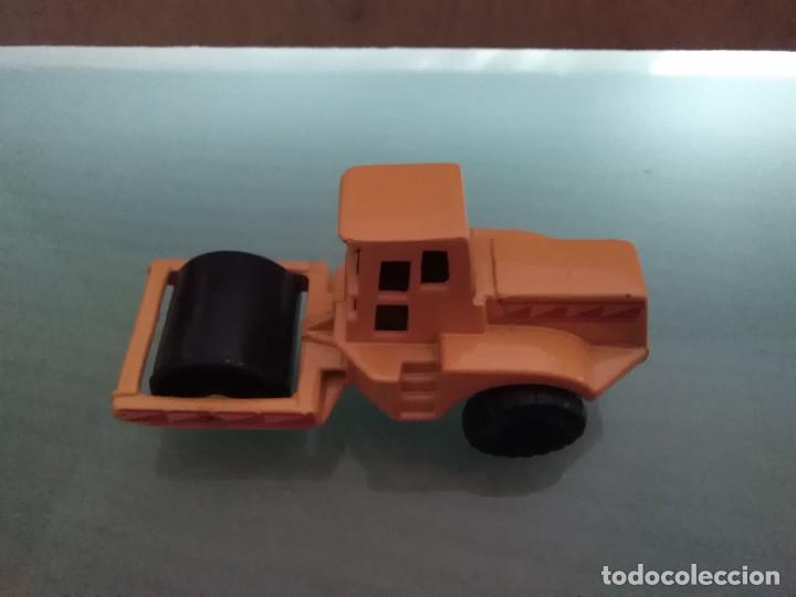 Coches a escala: MAISTO RODILLO APISONADORA ROLLER - Foto 2