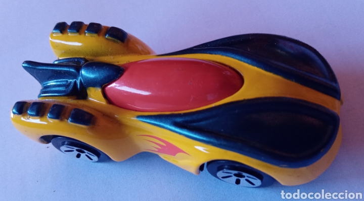 Coches a escala: Coche de metal marca Maisto.