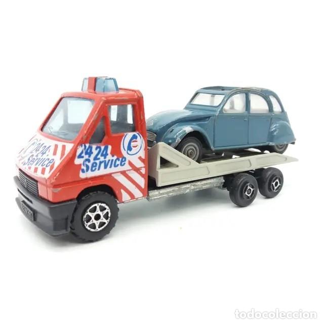 Coches a escala: Renault Master T35 MAJORETTE + Citroen 2CV S&oacute;lido - Foto 1