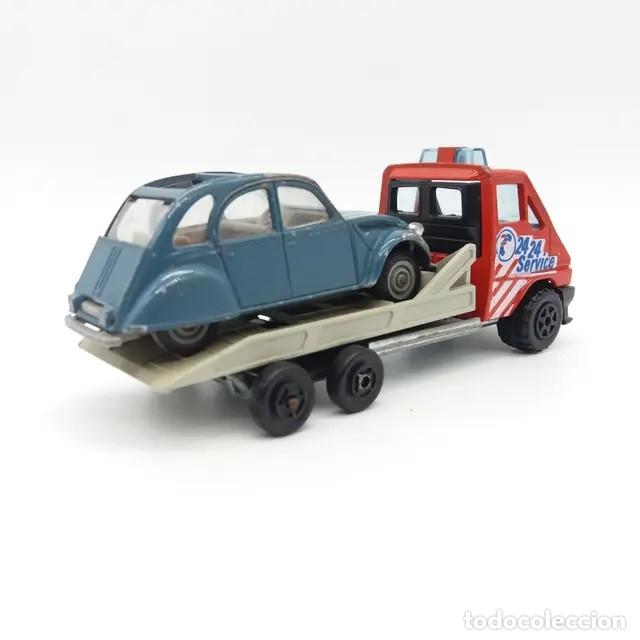 Coches a escala: Renault Master T35 MAJORETTE + Citroen 2CV S&oacute;lido - Foto 2