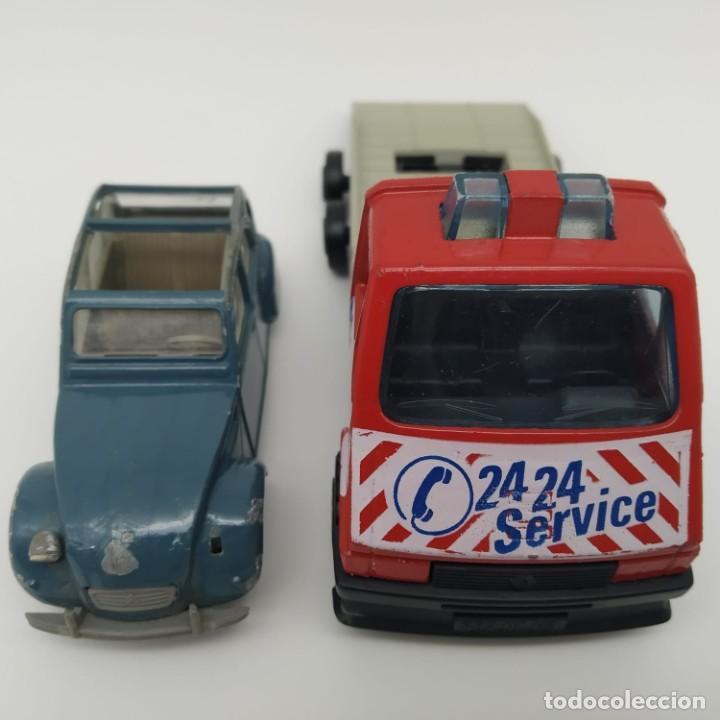 Coches a escala: Renault Master T35 MAJORETTE + Citroen 2CV S&oacute;lido - Foto 8