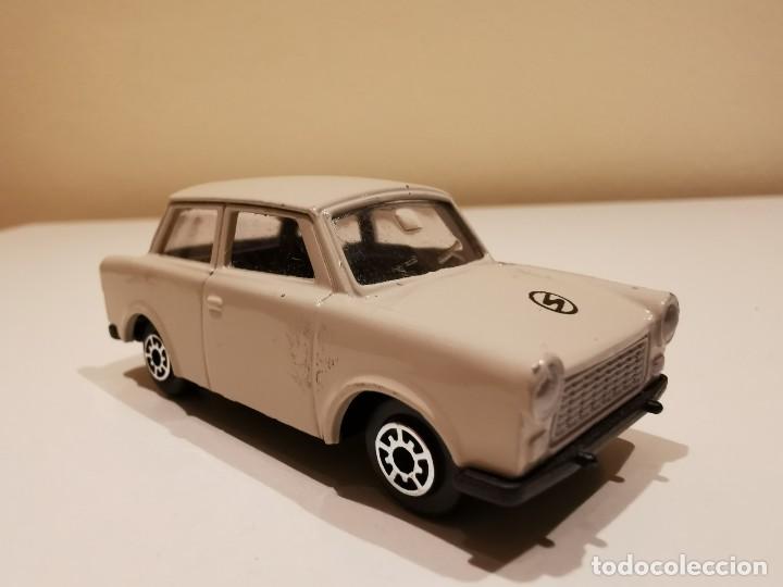 Coches a escala: Trabant de Maisto