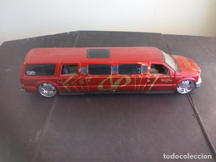 Coches a escala: Ford Excursion Maisto Playerz. 34 CM - Foto 2