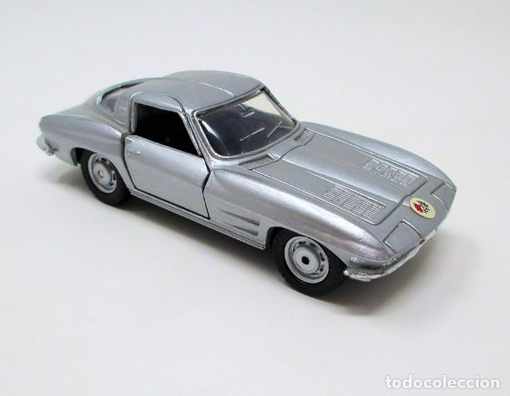Coches a escala: Chevrolet Corvette de 1963 - Escala 1/38 de Maisto.