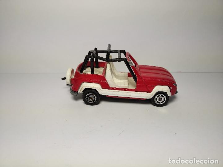 Coches a escala: RENAULT 4 JP4 DE MAJORETTE 1,64 - Foto 2