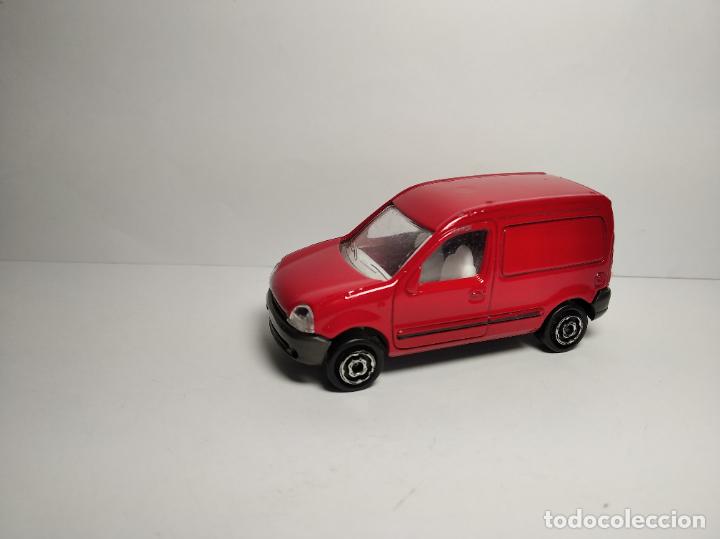 Coches a escala: RENAULT KANGOO DE MAJORETTE..1,64 MUY BUENO