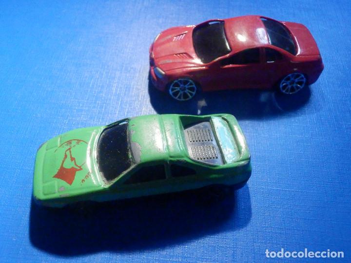Coches a escala: 2 coches en miniatura - Rojo y verde - Foto 5