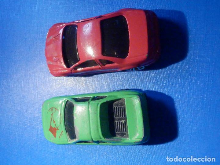 Coches a escala: 2 coches en miniatura - Rojo y verde - Foto 6