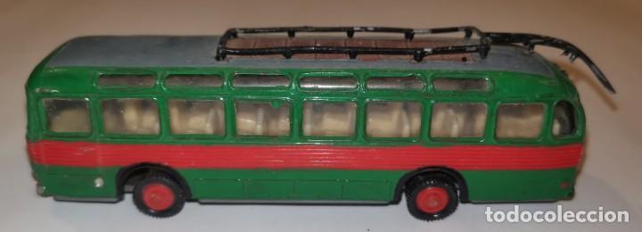 Coches a escala: Pegaso 408 eko de pl&aacute;stico 186
