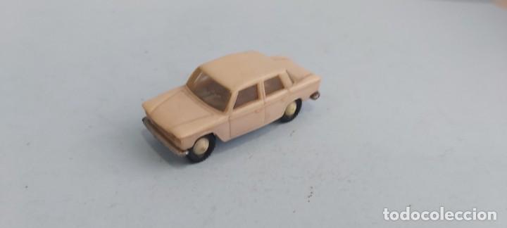 Coches a escala: ANTIGUO COCHE DE ANGUPLAS FIAT 1500