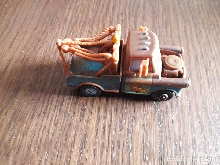 Coches a escala: coche de metal, pel&iacute;cula Cars disney pixar, mattel.