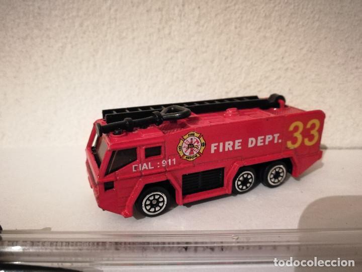 Auto in scala: COCHE A ESCALA - CAMION DE BOMBEROS FIRE DEPT. 33 - 911 - MADE IN CHINA