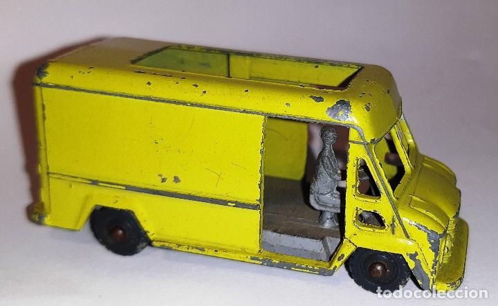 Coches a escala: HUSKY 1:64 VINTAGE COMMER &rdquo;WALK-THRU&rdquo; VAN - Foto 1