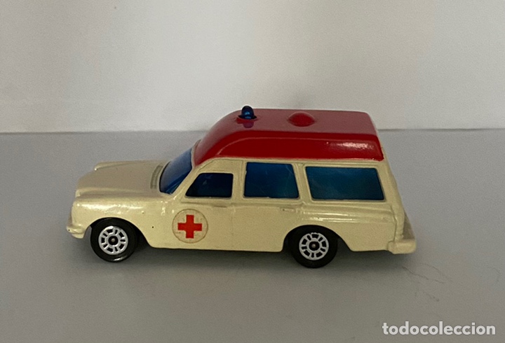 Coches a escala: Ambulancia Corgi J&uacute;niors Mercedes Benz 2200
