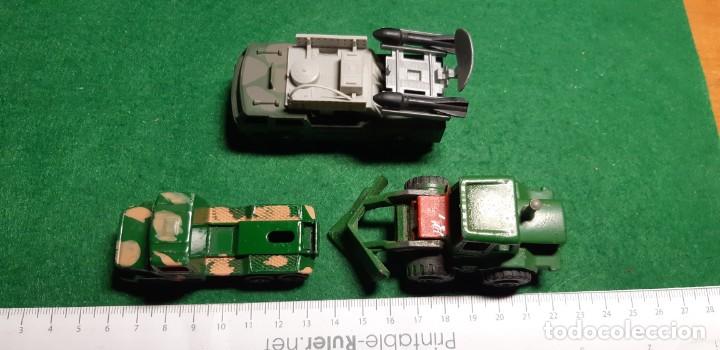 Coches a escala: LOTE TRES VEHICULOS MILITARES, MARCA MAJORETTE.