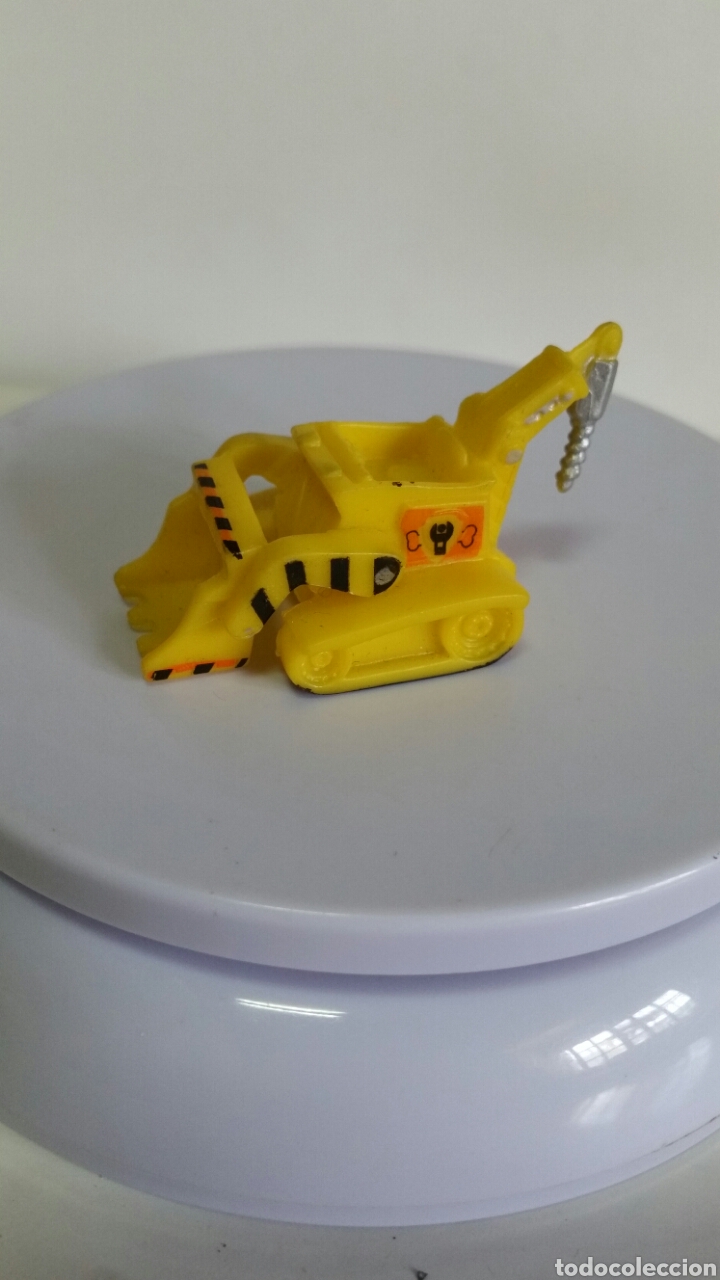Coches a escala: FIGURA EN PVC / EXCAVADORA / SPIN MASTER - 2015 - Foto 4