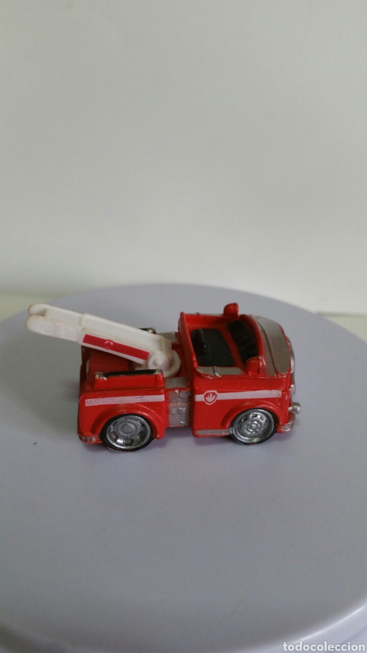 Coches a escala: CAMION GR&Uacute;A EN PVC / SPIN MASTER - 2015 - Foto 2
