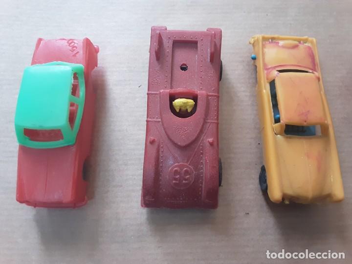 Coches a escala: Coches plastico kiosko antiguos - Foto 2