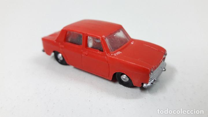Coches a escala: COCHE . REALIZADO POR EKO . MEDIDA DE LARGO 4,2 CM
