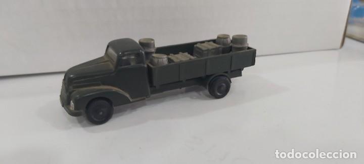 Coches a escala: ANTIGUO COCHE CAMION DE EKO A&Ntilde;OS 70 MILITAR