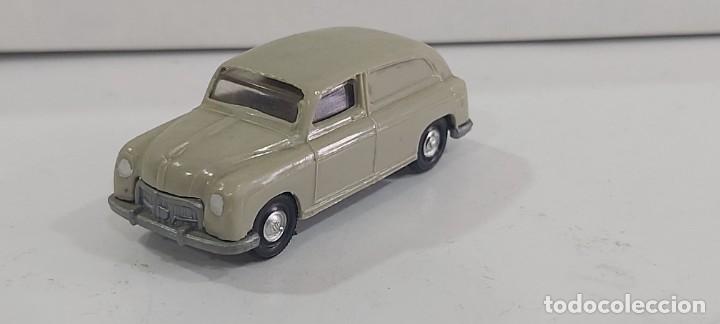 Coches a escala: ANTIGUO COCHE CAMION DE EKO A&Ntilde;OS 70 FURGONETA SEAT 1400