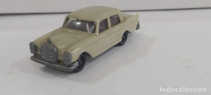 Coches a escala: ANTIGUO COCHE CAMION DE EKO A&Ntilde;OS 70 MERCEDES 220