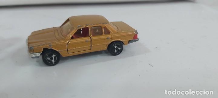 Coches a escala: ANTIGUO COCHE DE LA MARCA MAJORETTE MERCEDES - Foto 2