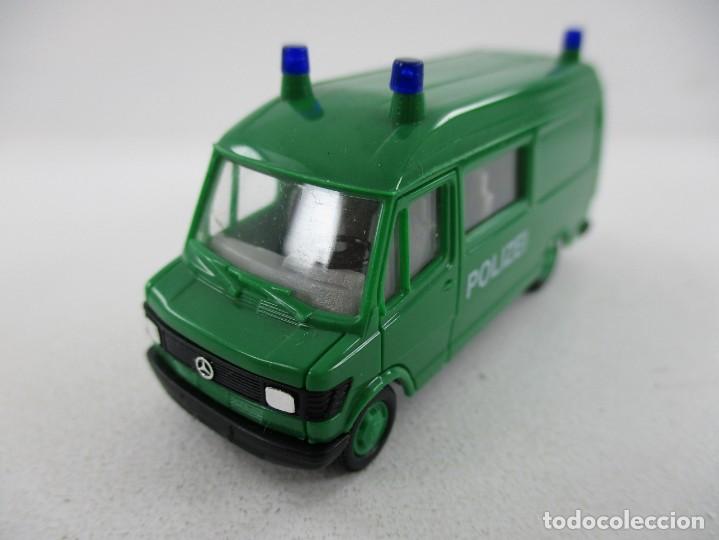 Coches a escala: COCHE ESCALA 1:87 R-BR1 - Foto 1