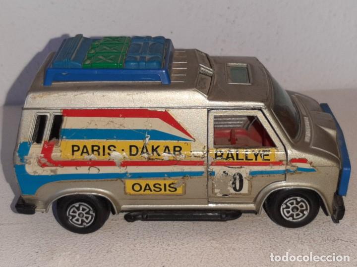 Coches a escala: GUISVAL CHIQUIVAL : ANTIGUA FURGONETA CHEVI VAN CHEVY VAN RALLIE PARIS DAKAR OASIS A&Ntilde;OS 80