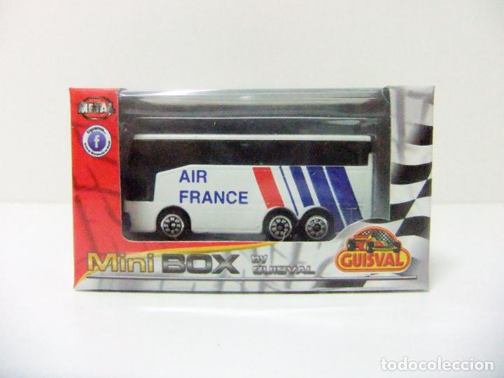 Coches a escala: AUTOB&Uacute;S AIR FRANCE GUISVAL MINI BOX 1:58 BUS AUTOCAR AIRLINES L&Iacute;NEAS A&Eacute;REAS MINIBOX 1:64 APROX