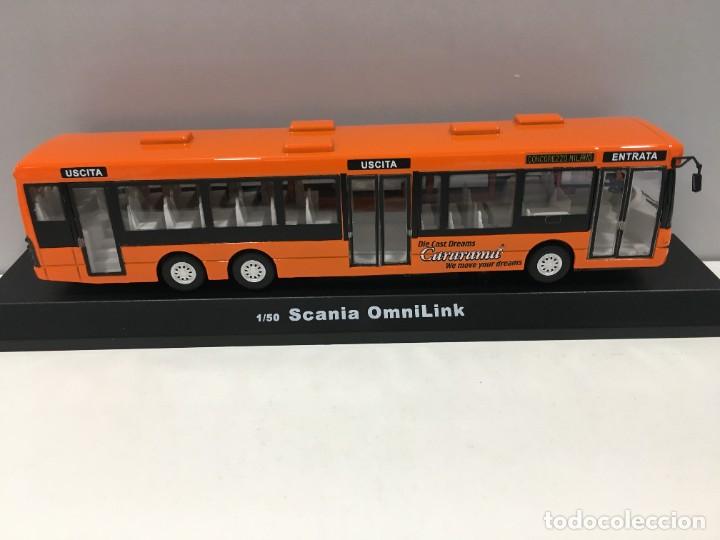 Auto in scala: AUTOBUS SCANIA OMNILINK ROJO CARARAMA ESCALA 1/50.