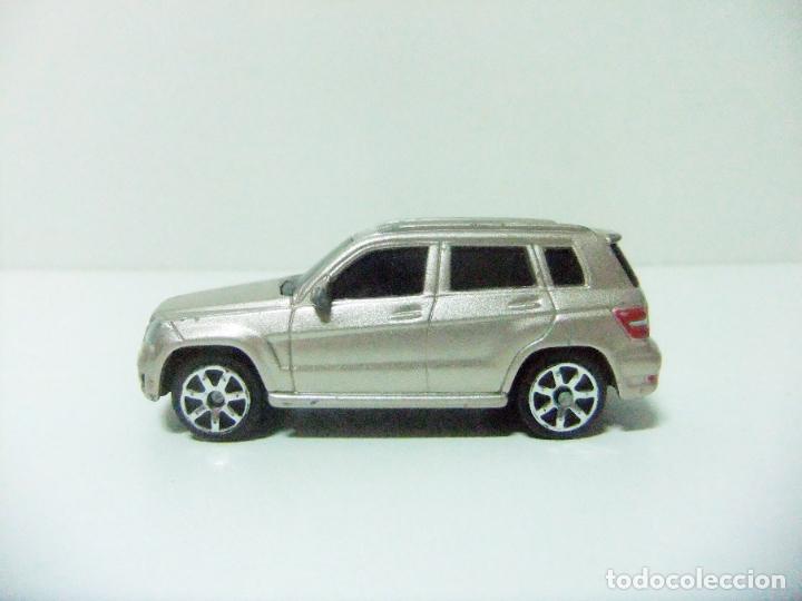 Coches a escala: MERCEDES BENZ GLK-CLASS MAISTO - ESCALA 1:64 APROX. JUGUETE COCHE AUTO SUV 350 TOY CAR 1:60 CLASE G