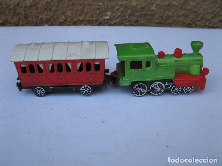 Coches a escala: LOCOMOTORA WESTERN Y VAG&Oacute;N DE MAJORETTE.