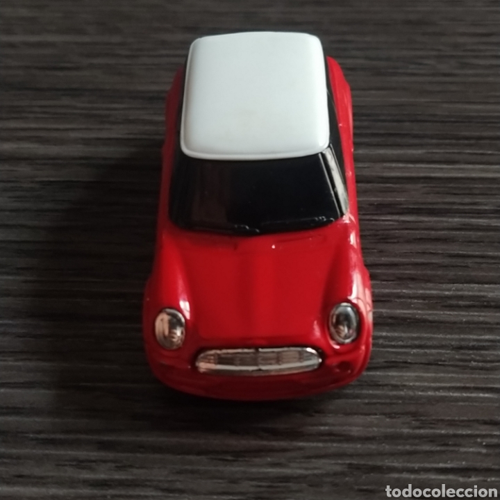 Coches a escala: Mini Cooper BMW AG rojo y blanco majorette 1/56