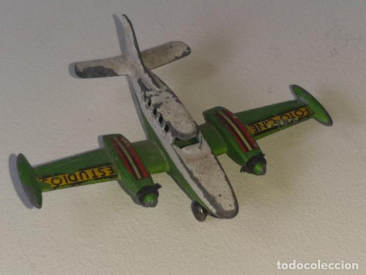 Coches a escala: PILEN : ANTIGUO AVION CESSNA 402 M 708 YOPLAIT A&Ntilde;OS 70 FOTOCINE ESTUDIOS