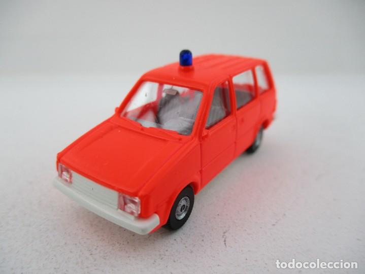 Coches a escala: COCHE ESCALA 1:87 REF B5 - Foto 1