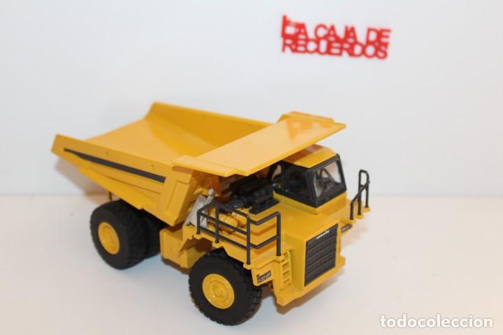 Coches a escala: KOMATSU JOAL HD 650 - CAMION VOLQUETE DUMPER SCALE 1:50