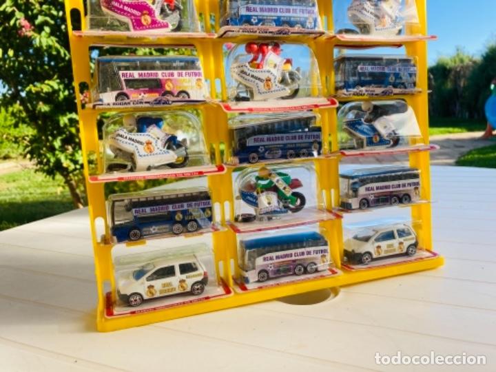 Coches a escala: Expositor guisval, Real Madrid - Foto 3
