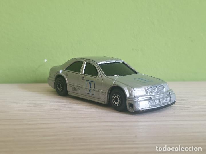 Coches a escala: MERCEDES C - CLASS _ 1:64 _ Fabricante Maisto.