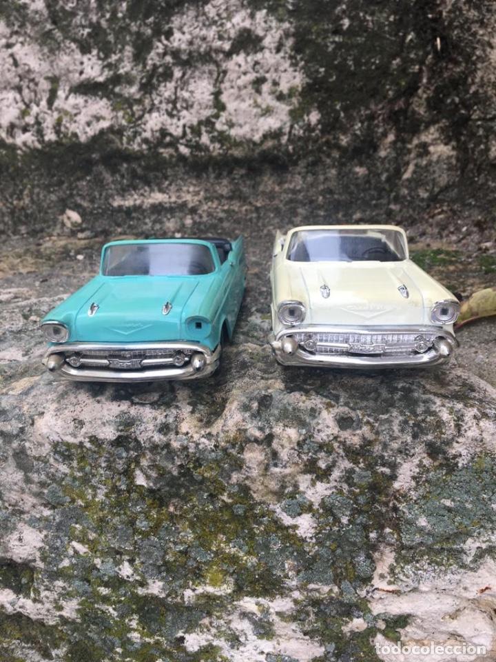 Coches a escala: 2 COCHES CHEVROLET BEL AIR HT Escala 1:24