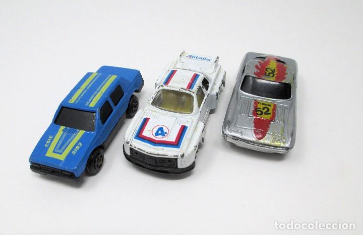 Coches a escala: Lote de 3 coches sin marca - Chevrolet, BMW y Volvo. De unos 6,5 a 7 cm de largo