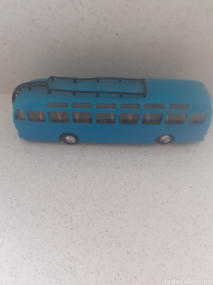 Coches a escala: Autob&uacute;s de la casa eko pegaso 408 escala 1/86