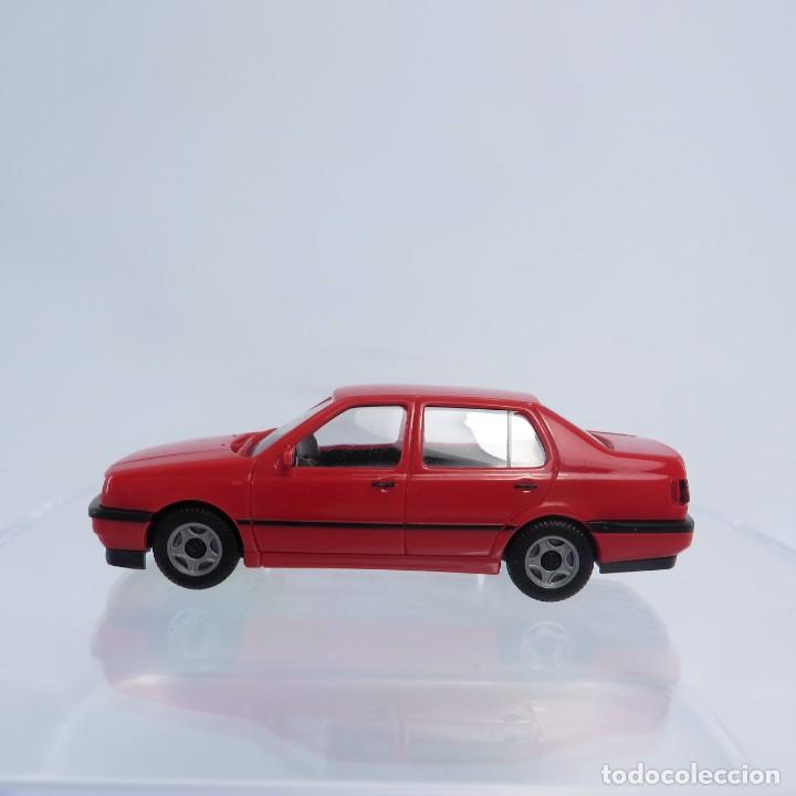 Coches a escala: Herpa 021203 VW Vento GL (1H5) 1992-1997 Rojo tornado Escala 1/87 H0 (4142) - Foto 5 - 307041828