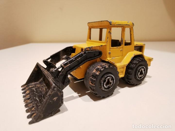 Coches a escala: Majorette Tractor con pala 1/64