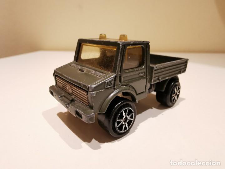 Coches a escala: Majorette Unimog 1/64